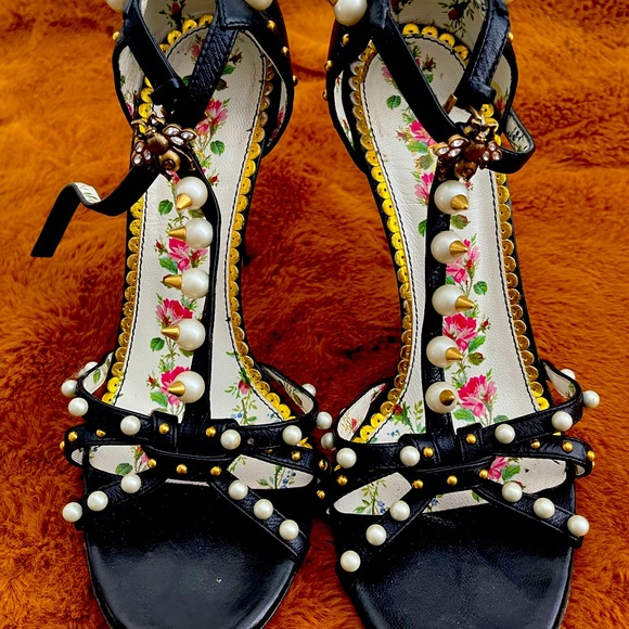 Gucci heels - Picture 1 of 10